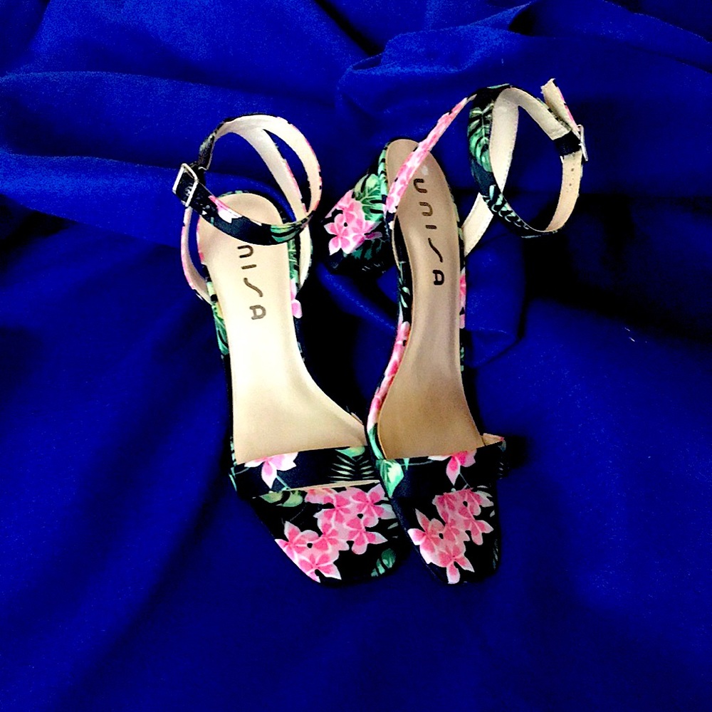 Floral sandals